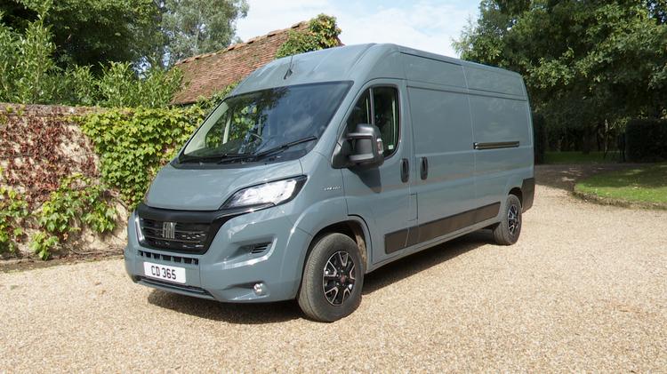FIAT DUCATO 35 MAXI LWB DIESEL 2.2 Multijet Business Edition H/R Window Van 160